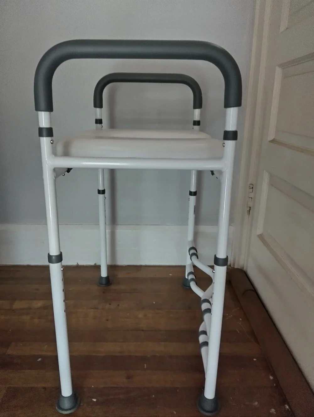 MaxKare Raised Toilet Seat with Handles, Toilet Seat Riser